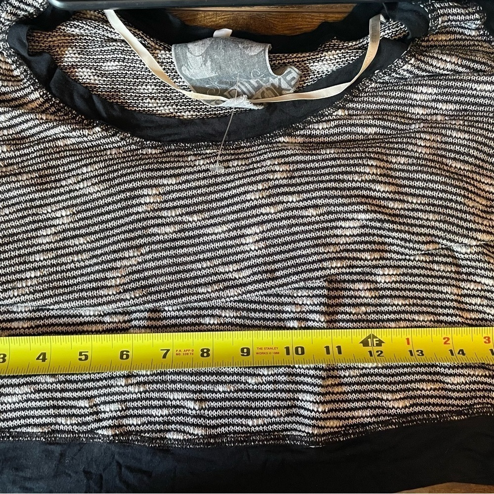 Young Fabulous & Broke black and white cold shoulder top - Picture 6 of 7